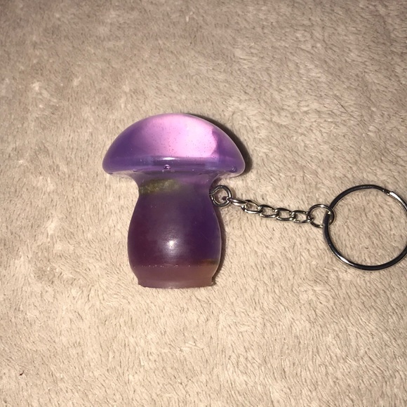 Epoxy resin mini mushroom 🍄 keychain purple & frosted pink - Picture 1 of 6